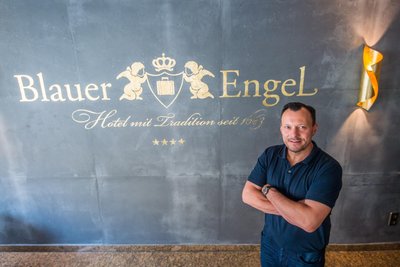 Benjamin Unger, Geschäftsführer des Hotels Blauer Engel in Aue, hat es mit dem Restaurant „St. Andreas“ in den Gourmetführer „Gault & Millau“ geschafft.