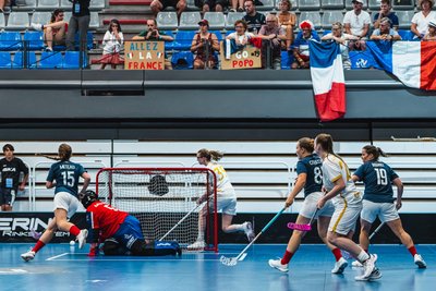 Im Gruppenspiel unterlag Deutschland noch gegen Frankreich, im Viertelfinale glückte dann beim 3:1-Sieg die Revanche.