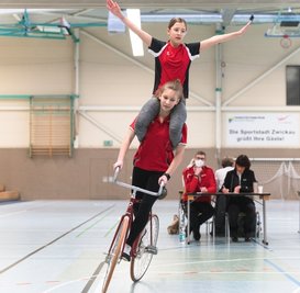 Amelie Morgner und Zoe Reinhardt vom ESV Lok Zwickau legten in Mosel ein erfolgreiches Wettkampf-Debüt bei den Juniorinnen hin. 