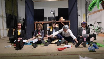Das Theaterprojekt (das Foto entstand bei einer Probe) wurde mit dem Chemnitzer Friedenspreis geehrt.