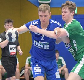 Sechs Tore steuerte Aues Nico Planken (l.) gegen die HSG Dutenhofen/ Münchholzhausen bei. Dennoch setzte es eine Niederlage. 