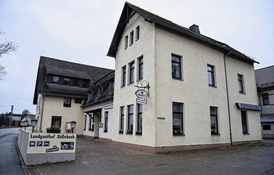Der Gasthof an der Ortsdurchfahrt Süßebach bietet ab sofort einen kleinen Mittagstisch und Imbiss an.