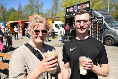 Nelly Voigt und Jonas Charlett sind mit einem Eiskaffee Latte mit Baileys gestartet.