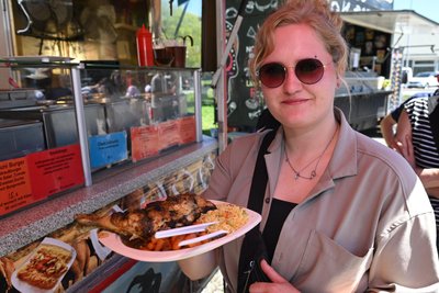 Nelly Voigt hat sich bei der Hauptspeise für die afrikanische Küche entschieden.
