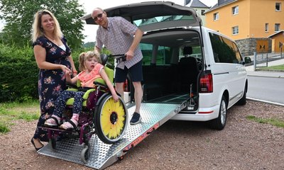 Ein neues Auto für Familie Liebsch, angepasst an die Bedürfnisse von Tochter Sophia, konnte dank der Spenden von Leserinnen und Lesern der "Freien Presse" in der Aktion "Leser helfen" mitfinanziert werden. Damit geht es nun in den Urlaub - zum ersten Mal seit vielen Jahren. 