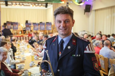Stefan Berghold ist seit 20 Jahren Vereinsvorsitzender des Feuerwehrmusikzuges.
