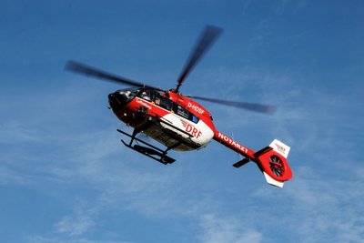 Der schwer verletzte Pedelec-Fahrer kam mit dem Rettungshubschrauber in ein Krankenhaus