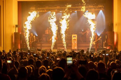 Stimmung pur: Das jährliche Konzert von Stahlzeit im Tivoli Freiberg war wieder restlos ausverkauft.