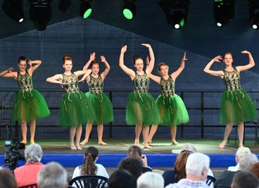 Bei "Sommer am Segel" haben die Damen des Balletts der Karo Dancers die Kavalierstour August des Starken nachgezeichnet. 