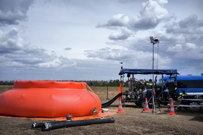 Rund eine Million Liter Wasser hat das THW bereits aus dem Tagebau gefördert.