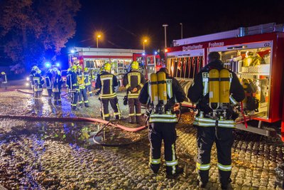 Die Feuerwehr konnte ein Übergreifen der Flammen verhindern.