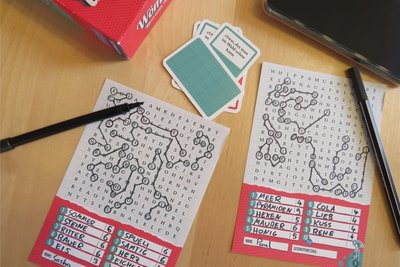 Wömmeln ist ein unterhaltsames Wortspiel, das man übrigens auch sehr gut allein spielen kann.