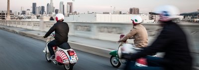 Vereint im Team "Motorliebe" fuhren die drei Freunde in acht Wochen auf alten Vespas von Los Angeles nach New York City.