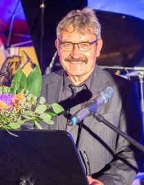 Wolfgang Lohse rezitierte in Augustusburg Gedichte unter freiem Himmel. 