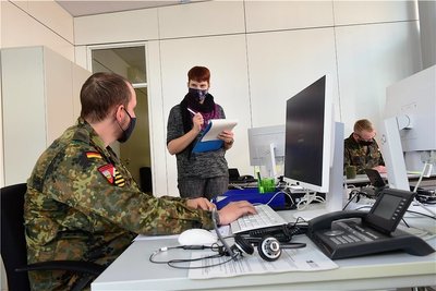 Bei der Nachverfolgung von Kontakten wird die Stadt mittlerweile von Bundeswehrsoldaten unterstützt. 