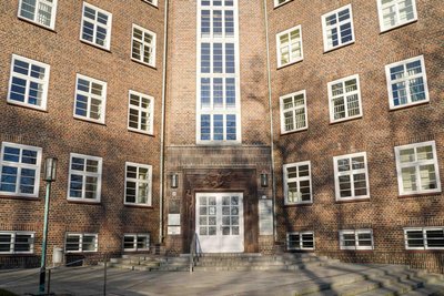 Im kommenden Jahr sollen im Landgericht umfangreiche Bauarbeiten stattfinden, um die Verhandlungssäle für die Digitalisierung fit zu machen.