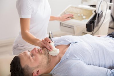Als Vorsorge kostenpflichtig: Schilddrüsen-Check per Ultraschall.