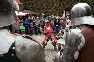 Nicht nur bei den Schaukämpfen der Rittersleute ging es auf dem Mittelaltermarkt in Augustusburg hoch her.