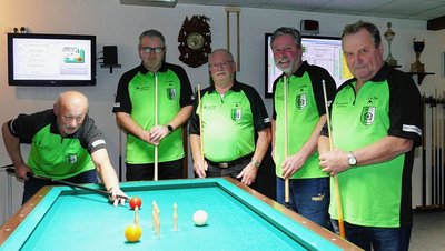 In der 1. Regionalklasse Westsachsen liefern Frank Dittrich, Ralf Mann, Toni Herrde, Roy Israel und Bernd Zika (von links) sowie René Herrde, der auf dem Bild fehlt, eine beeindruckende Saison für Weißbach ab. 