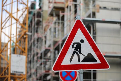 Mit dem „Bau-Turbo“ können Kommunen auf die Aufstellung oder Änderung eines Bebauungsplans verzichten.