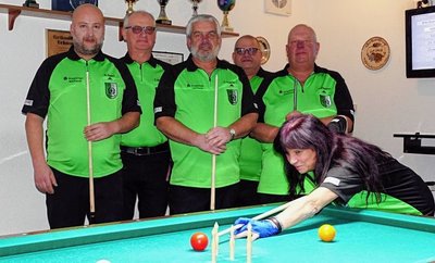 Daniel Eggert, Falk Walter, Ingo Friedrich, Peter Hobrig, Andreas Dockhorn und Denice Schulze (von links) gehen in der Kreisliga auf Punktejagd.