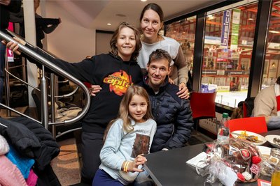 Andreja und Aleš Kranjc waren am Sonntag mit ihren beiden Kindern im Kunsteisstadion im Sahnpark in Crimmitschau zu Besuch.