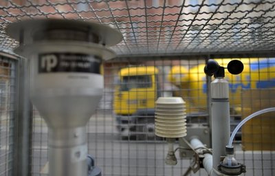 Dicke Luft an einer Messstation in Leipzig. Insgesamt ist die Luft in Sachsen besser geworden, aber noch nicht gut genug.  