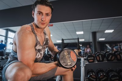 Yul Oeltze, 32, zweifacher Welt - und Europameister im Zweier-Kanadier. Heute arbeitet er als Coach und trainiert für die Hyrox-Weltmeisterschaft.