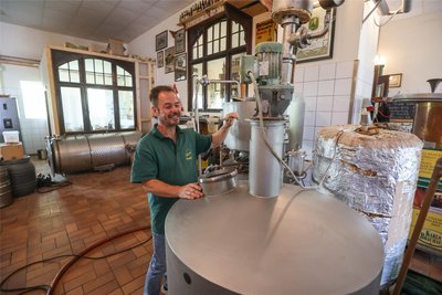 Bisher braut Michael Friedrich seine Biere unter der Marke „Stonewood“ in der ehemaligen Germania-Brauerei an der Augustusburger Straße.