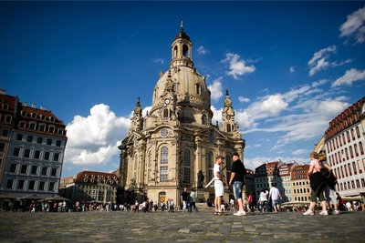Dresden punktet nicht nur mit der Frauenkirche. Dort fühlen sich Urlaiber und Einheimische und Urlauber auch sehr sicher.