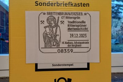 Ab Samstag kann Weihnachtspost in diesen Sonderbriefkasten eingeworfen werden.