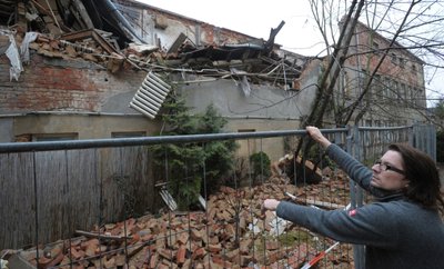 Am Abend des 24. Dezember ist diese Ruine im oberen Bereich der Albertstraße eingestürzt. Aus Sicht des Eigentümers des Nachbarhauses, Ronny Gehlert, hätte das verhindert werden können, wenn die Stadtverwaltung schon vorher gehandelt hätte.