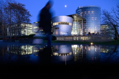 Keine Überraschung: Die Autoproduktion in der Gläsernen Manufaktur in Dresden ist Geschichte.
