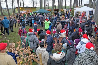 Die 8. Parkweihnacht am 9. Dezember im Fraureuther Ortsteil Ruppertsgrün ist etwas besonderes. Neben dem Ortschaftsrat sind viele Helfer mit den Vorbereitungen befasst.