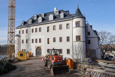 Von außen sieht das Lichtensteiner Schloss inzwischen wieder so aus wie zu seinen Glanzzeiten, innen bleibt noch viel zu tun.