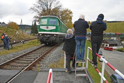 In Cranzahl lichteten Fans die 4000 PS starke „Super-Ludmilla“ ab.
