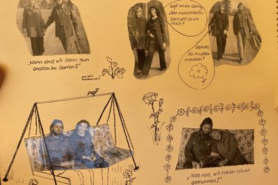 Cornelia und Harald Freudenberg haben ein Fotoalbum, in dem ihre gemeinsame Geschichte dokumentiert ist.