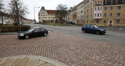 An der Kreuzung ist ein Kreisverkehr geplant. 