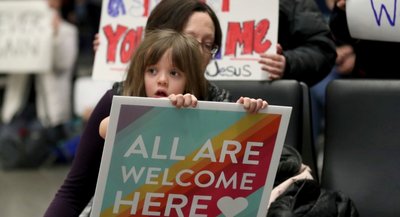 Ein demonstrativer Willkommensgruß auf einem Flughafen der USA. Anfang Februar waren in den Transitbereichen von amerikanischen Flughäfen mehr als hundert Menschen gestrandet, weil ihnen die Einreise verweigert worden war.