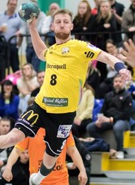 Linus Roth in Aktion. Er steuerte drei Treffer zum klaren Erfolg der Oberlosaer Handballer bei.