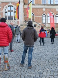 Auf dem Stollberger Markt wurde am Sonntag gegen den Krieg in der Ukraine protestiert. 