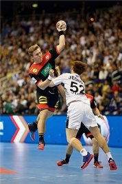 Erster Angriff bei einem WM-Spiel, erster Wurf, erstes Tor: Rückraum-Ass Franz Semper erlebte beim 30:19-Sieg gegen das Vereinte Team Korea ein gelungenes WM-Debüt.