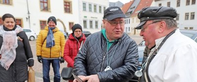 Zwei Gästeführer aus unterschiedlichen Städten, die sich auf Anhieb verstanden: Thomas Mielenz alias Braumeister Michael aus Freiberg (r.) und Ralf Siegert aus Annaberg-Buchholz. 