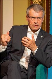 Uwe Drechsel agierte zum Wahlforum der "Freie Presse" zurückhaltend. Ein Fehler? Akzente setzten an dem Abend vor allem Thomas Fiedler (SPD), Roberto Rink (DSU für die AfD) und Janina Pfau (Linke). Sie alle aber ließ Thomas Hennig (CDU) im ersten Wahlgang mit weitem Abstand hinter sich. 