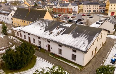 Das Dach des Jugend- und Kulturzentrums Theater Variabel in Olbernhau wurde mehrfach ausgebessert. 