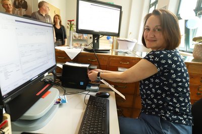 Nancy Schneider ist mit der neuen Ticketverkaufsstelle im Tivoli Freiberg sehr zufrieden.