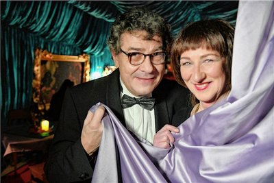 Andrea Gerlach (mit Mann Bertram Berger) im neuen Look. "Aber nur für den Ball", so die Goldschmiedemeisterin. 