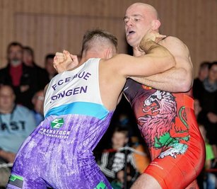 Sollte die Punkteregel irgendwann eingeführt werden, würden der Pole Gerard Kurniczak (rot, Gelenau) und der Ungar Laszlo Szabo (blau, Aue) aus ihrem Mannschaftskontingent je 5 Punkte herausziehen. 