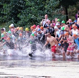 Wie zuletzt bei der 28. Auflage vor drei erfolgt der Start des Bergtriathlons wieder in der Sandgrube Biesern. 