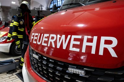 Ein abzugloser Kaminofen verursachte am Donnerstagabend eine starke Rauch- und Rußentwicklung in einer Erdgeschosswohnung.